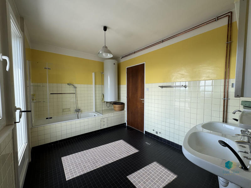 Appartement - 226 m² - 7 pièces