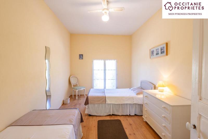 Propriété - 530 m² - 23 pièces