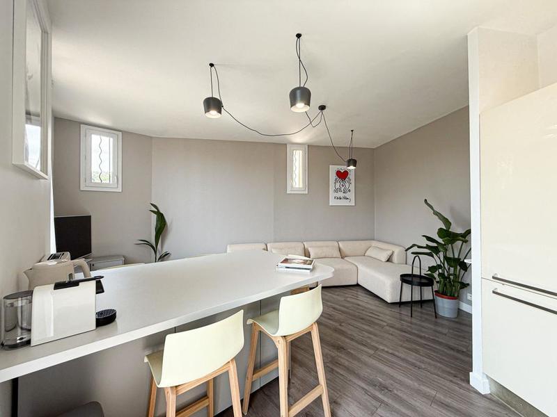 Immeuble - 146 m² - 8 pièces