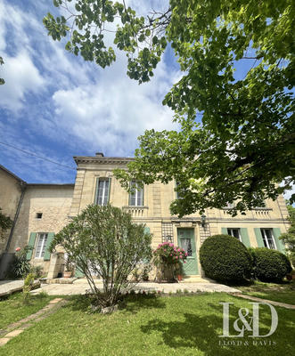 Maison - 323 m² - 10 pièces