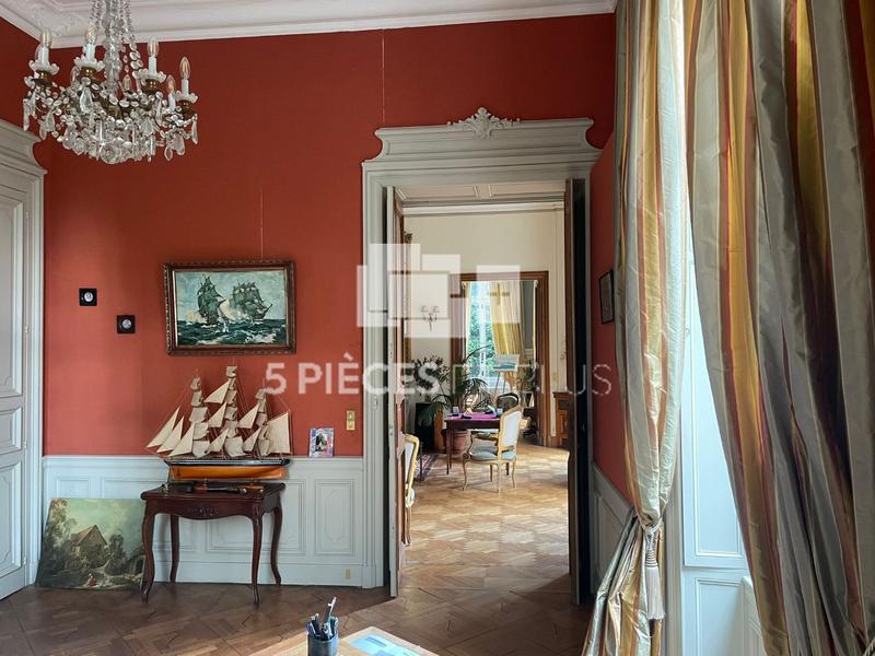 Hôtel particulier - 600 m² - 10 pièces