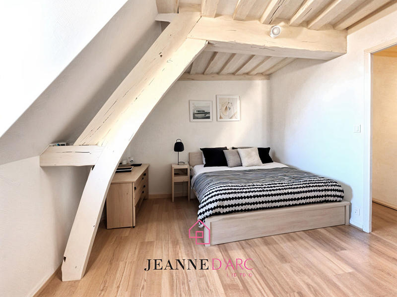 Appartement - 92 m² - 6 pièces