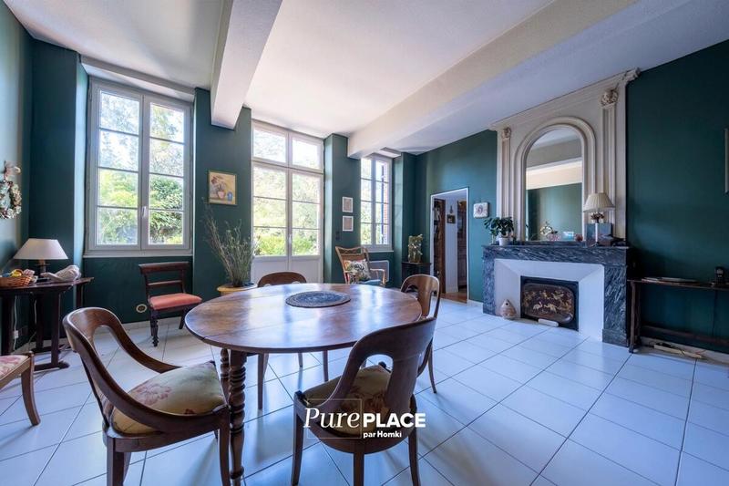 Maison - 292 m² - 9 pièces