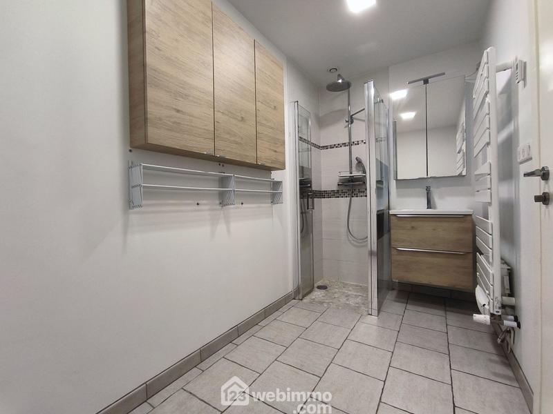 Maison - 180 m² - 8 pièces