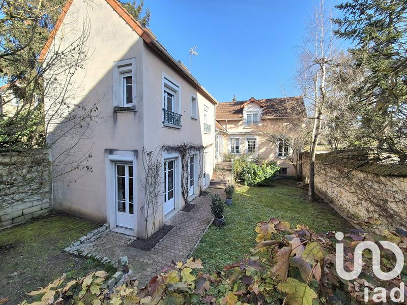 Maison - 180 m² - 7 pièces