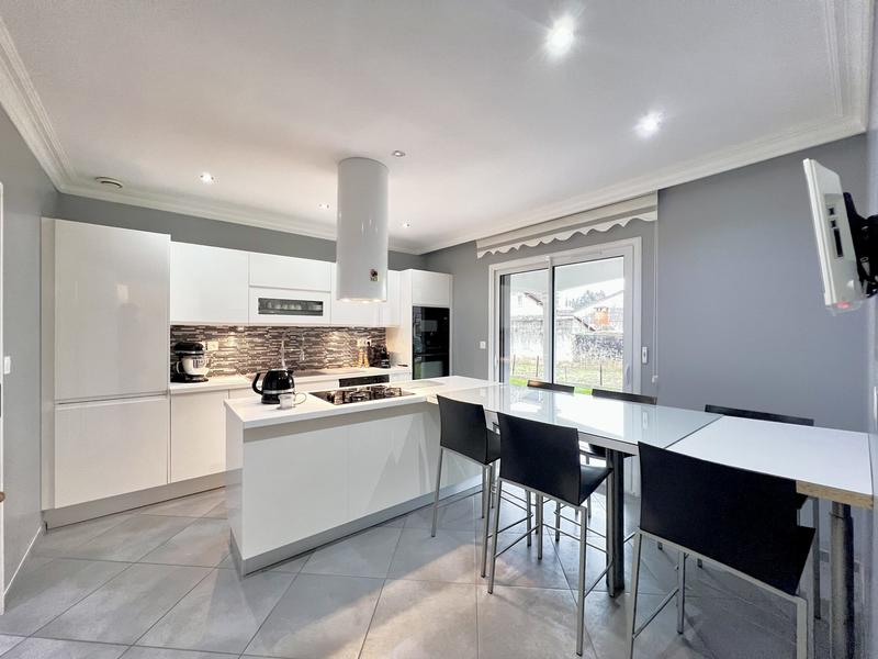 Maison - 140 m² - 5 pièces