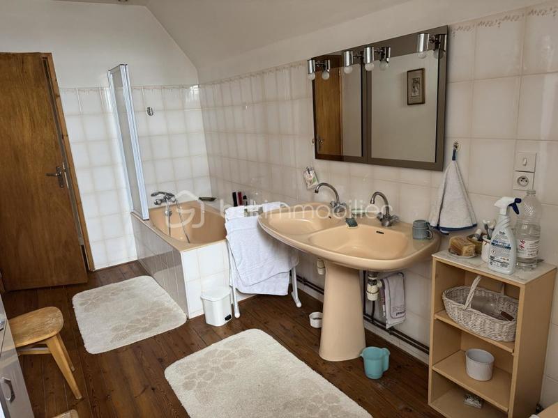 Maison - 140 m² - 5 pièces