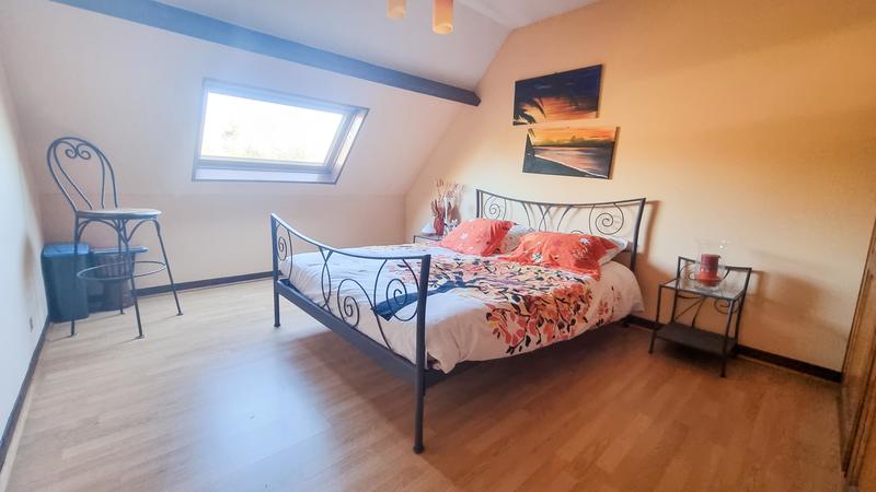 Maison - 240 m² - 8 pièces