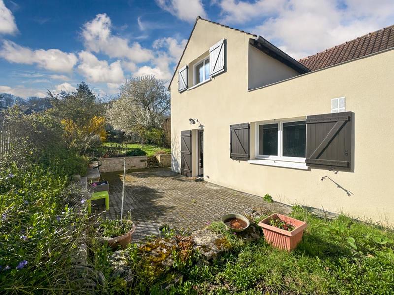 Maison - 105 m² - 5 pièces