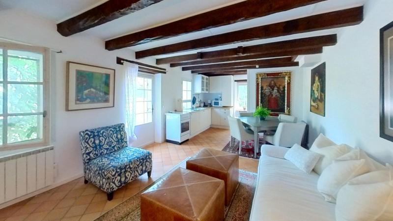 Maison traditionnelle - 203 m² - 8 pièces