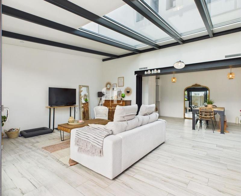 Maison - 186 m² - 7 pièces