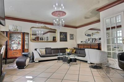 Maison - 210 m² - 7 pièces