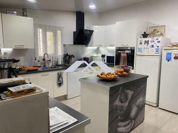 Maison traditionnelle - 148 m² - 5 pièces