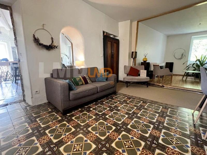 Maison de village - 180 m² - 9 pièces