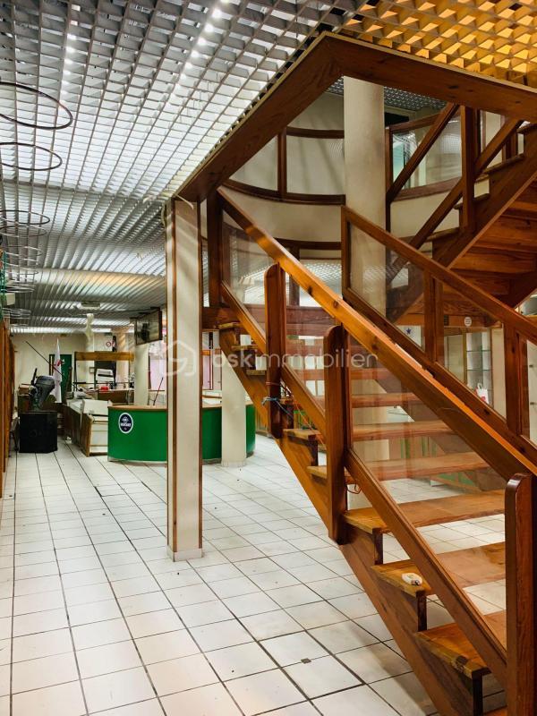 Immeuble - 838 m² - 17 pièces