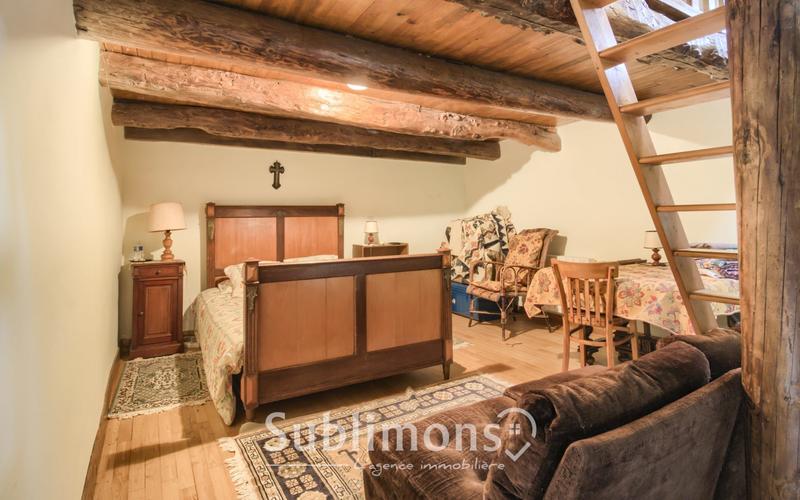 Maison ancienne - 236 m² - 8 pièces