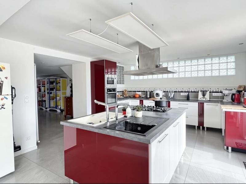 Maison - 371 m² - 11 pièces