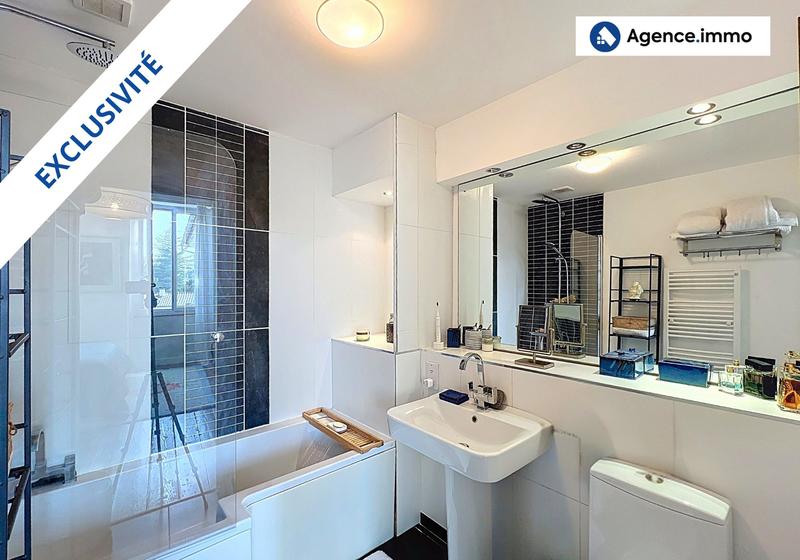 Maison traditionnelle - 270 m² - 12 pièces