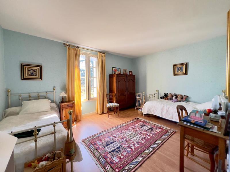 Maison - 206 m² - 7 pièces