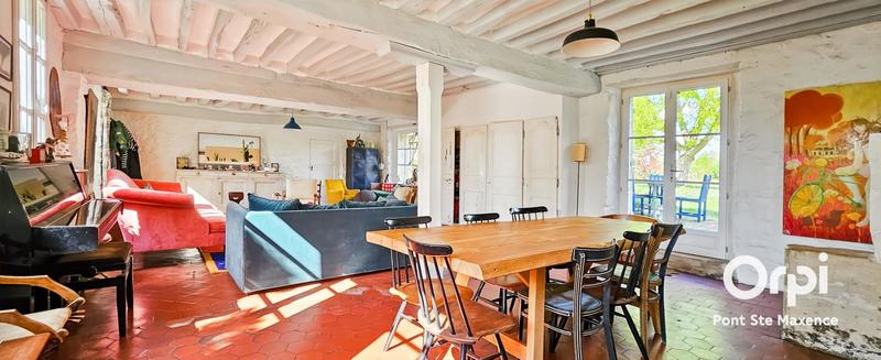 Maison - 323 m² - 6 pièces