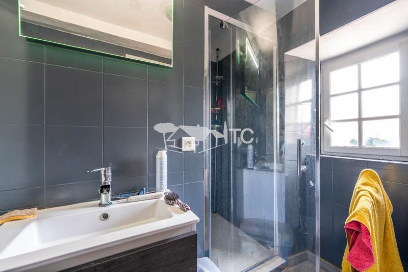 Maison - 244 m² - 7 pièces