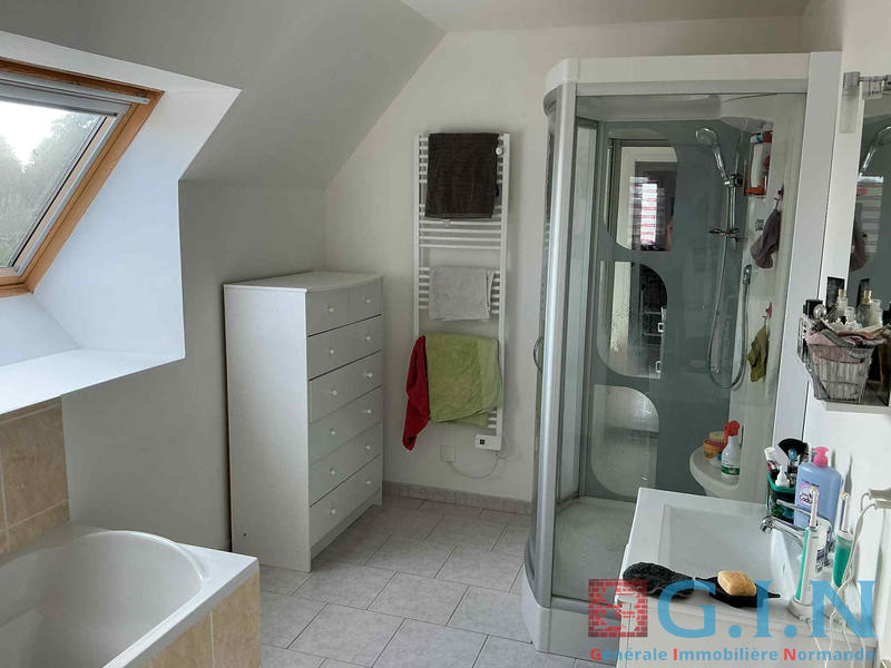 Maison - 111 m² - 6 pièces