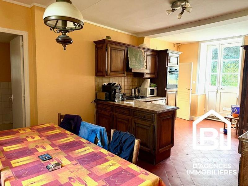 Maison en pierre - 185 m² - 7 pièces