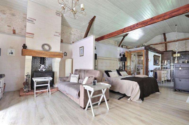 Maison - 373 m² - 10 pièces