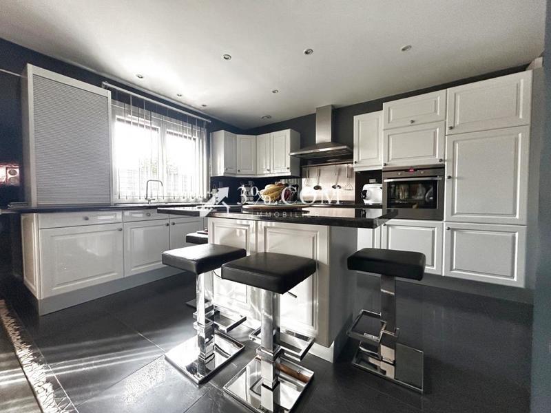 Maison - 96 m² - 6 pièces