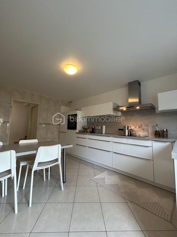 Maison - 157 m² - 8 pièces