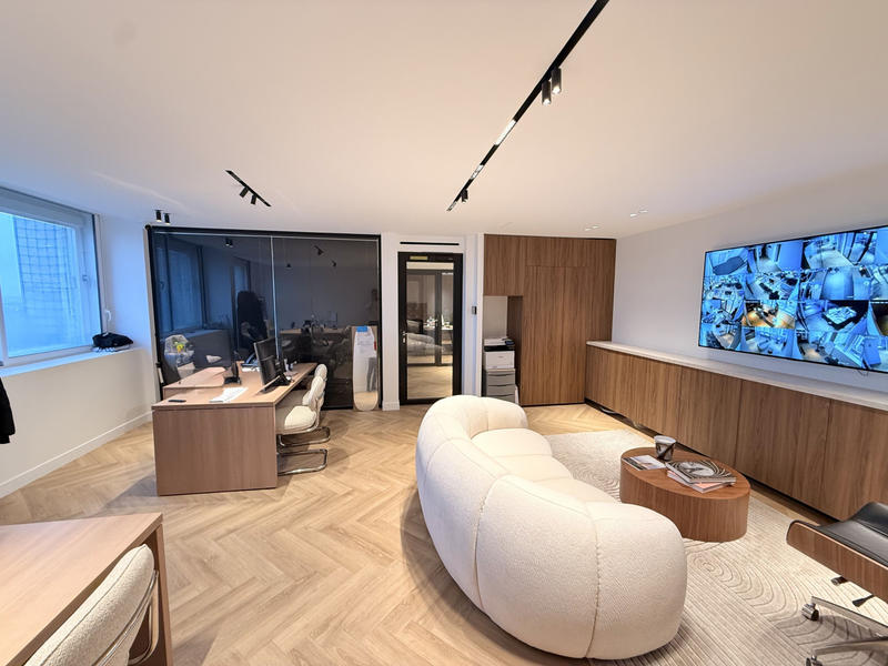 Bureau - 270 m² - 9 pièces