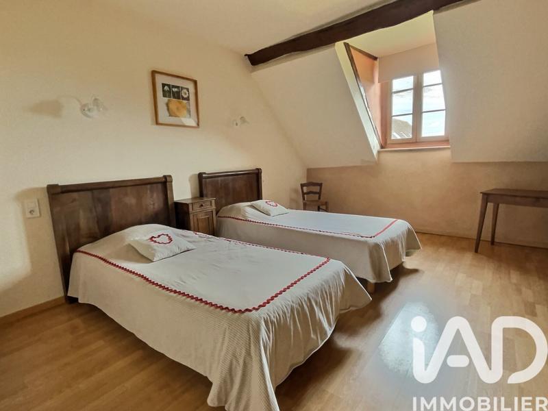 Maison - 754 m² - 26 pièces