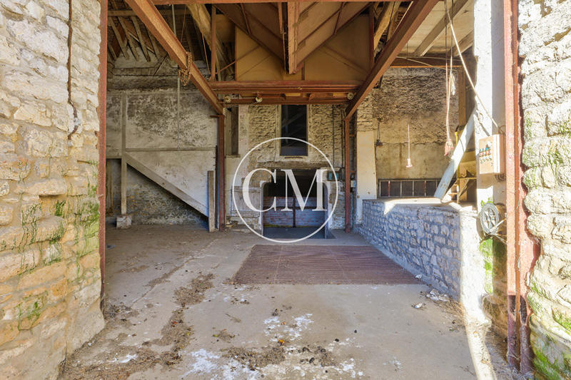 Demeure - 3 162 m² - 25 pièces