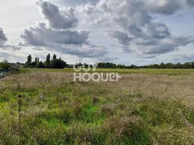 Terrain constructible - 851 m²