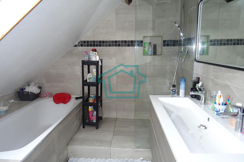 Maison - 105 m² - 5 pièces