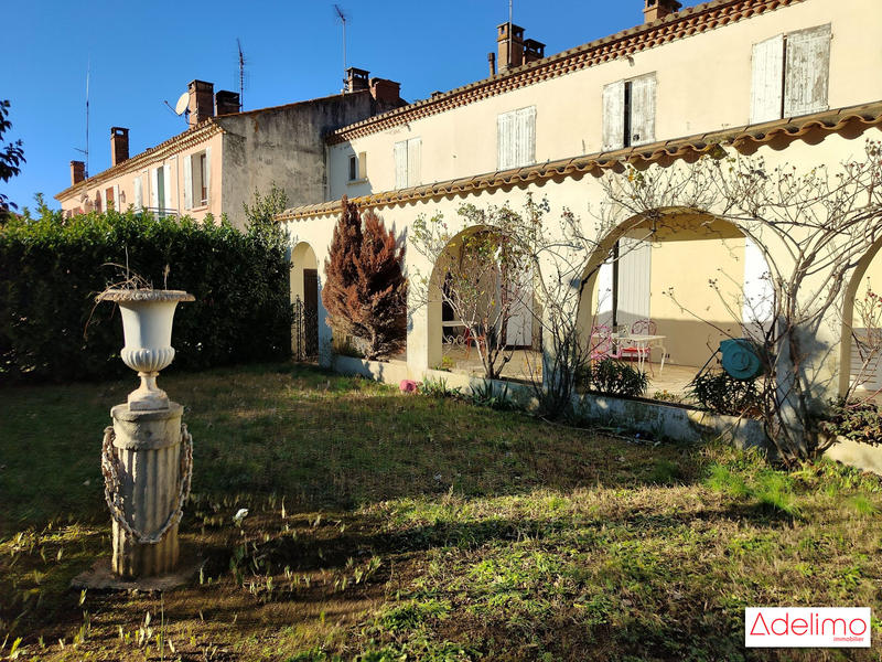 Mas - 1 582 m² - 15 pièces