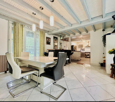 Maison - 92 m² - 4 pièces