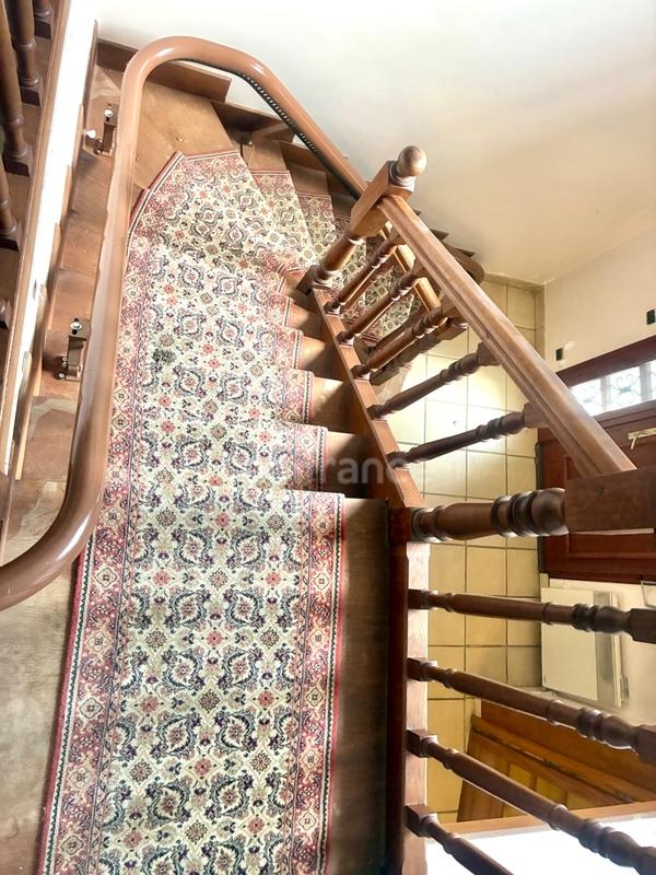 Maison - 511 m² - 9 pièces