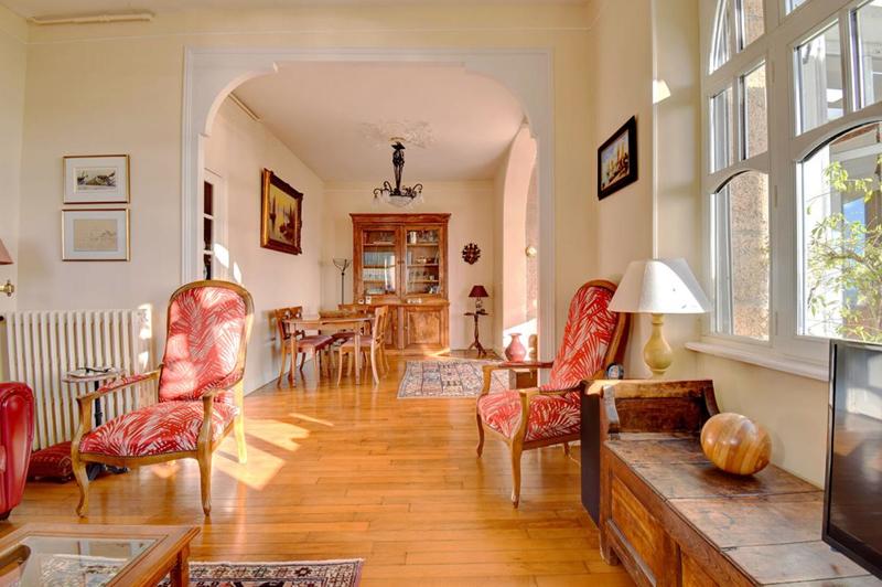 Demeure - 130 m² - 6 pièces