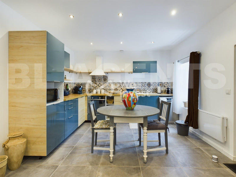 Maison - 294 m² - 9 pièces