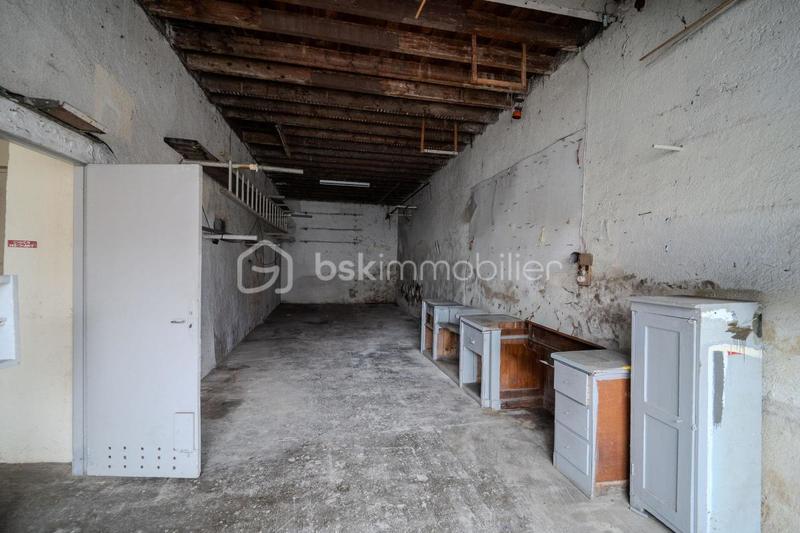 Maison traditionnelle - 320 m² - 8 pièces