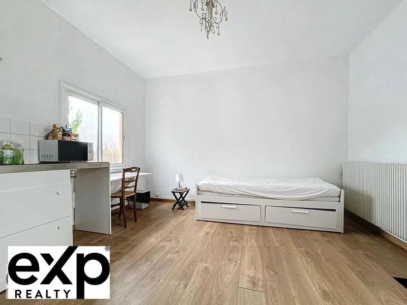 Propriété - 240 m² - 8 pièces