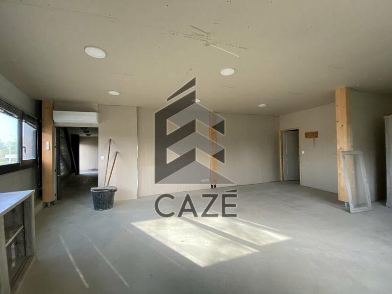Local d'activités - 221 m²