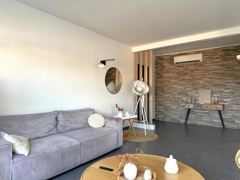 Maison - 220 m² - 7 pièces