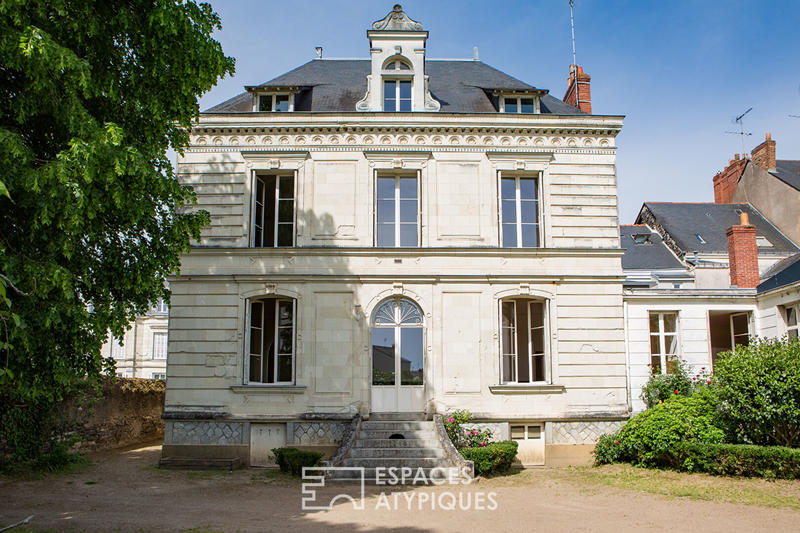 Maison - 323 m² - 12 pièces