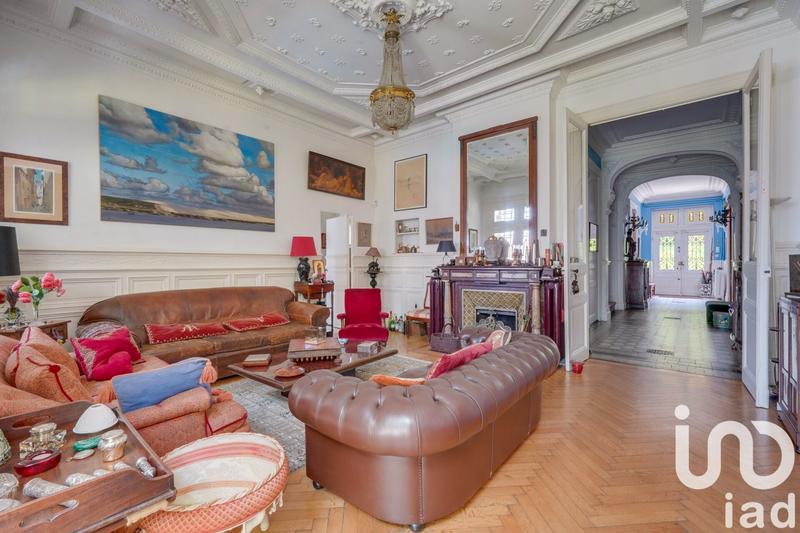 Maison - 306 m² - 9 pièces