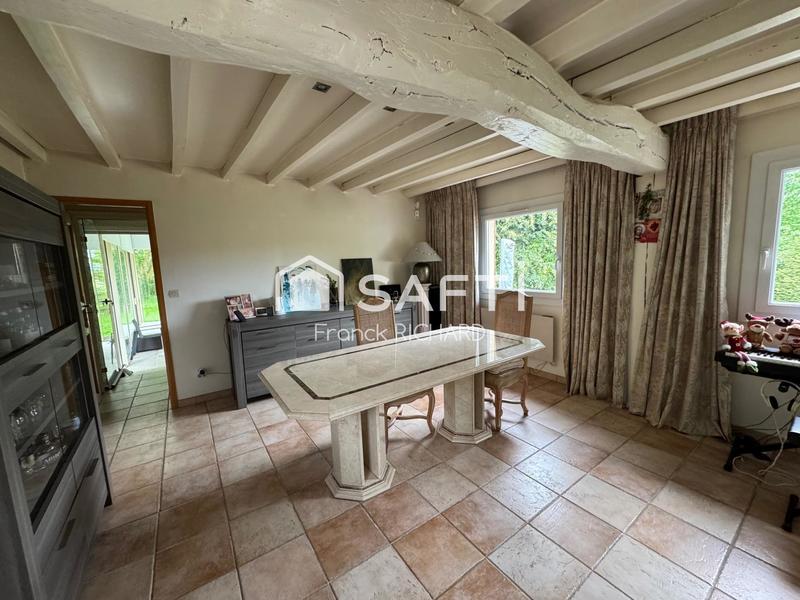 Maison - 220 m² - 6 pièces