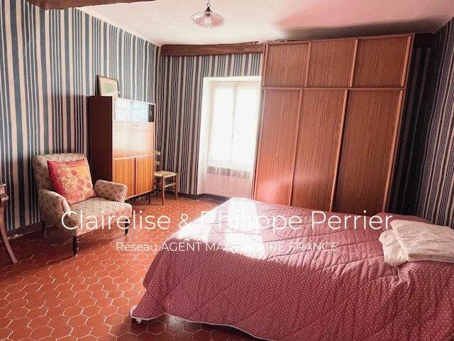 Propriété - 101 m² - 6 pièces