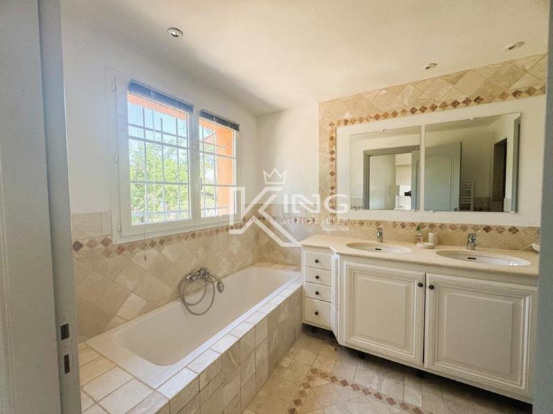 Villa - 185 m² - 7 pièces