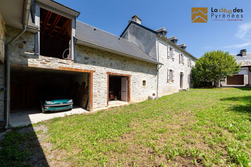 Maison traditionnelle - 190 m² - 5 pièces